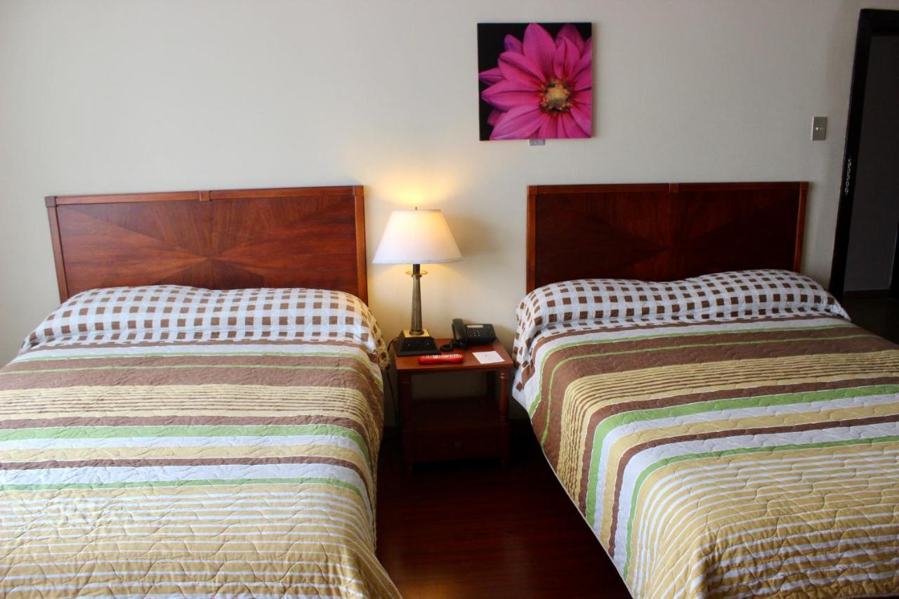 Hotel 6 De Diciembre Quito Exterior photo